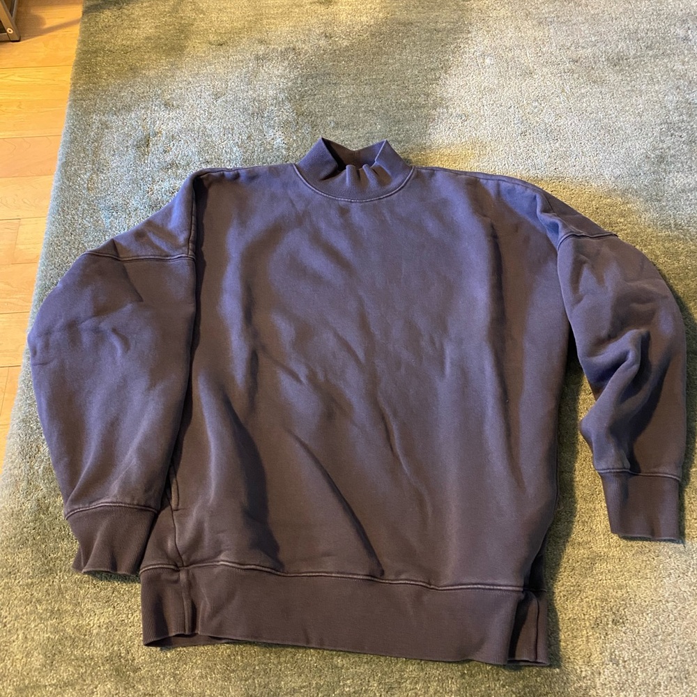Sweatshirt from Aritzia